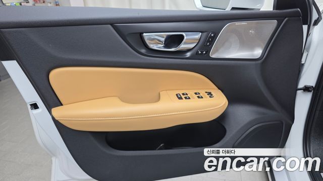 Volvo S60 2021 — photo 14