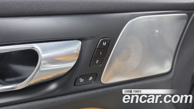 Volvo S60 2021 — photo 27