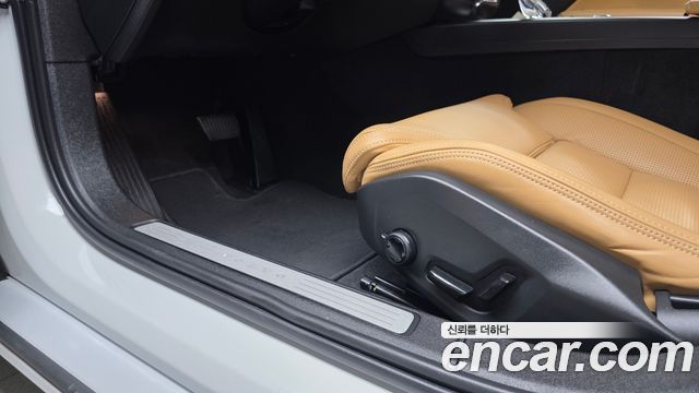 Volvo S60 2021 — photo 29