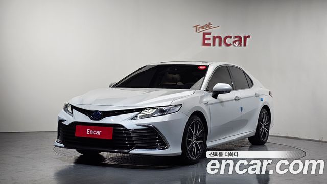 Toyota Camry 2024 — photo 1