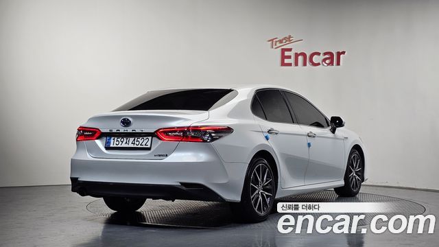 Toyota Camry 2024 — photo 2