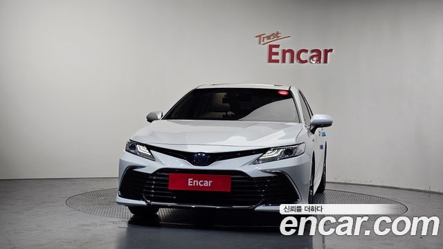 Toyota Camry 2024 — photo 3