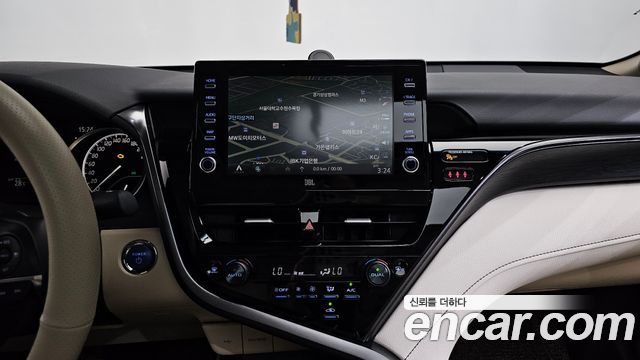 Toyota Camry 2024 — photo 18