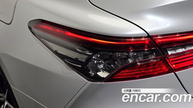 Toyota Camry 2024 — photo 9