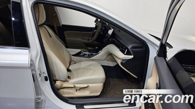 Toyota Camry 2024 — photo 16