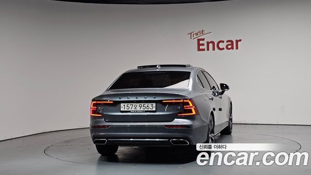 Volvo S60 2020 — photo 4