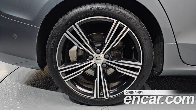 Volvo S60 2020 — photo 5