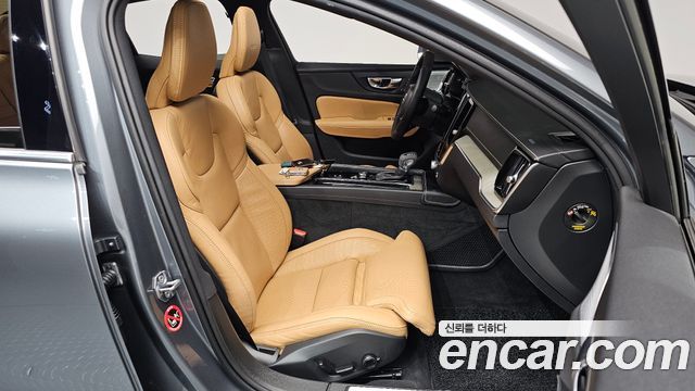 Volvo S60 2020 — photo 12