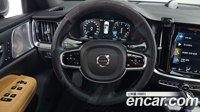 Volvo S60 2020 — photo 13