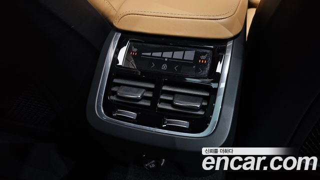 Volvo S60 2020 — photo 19