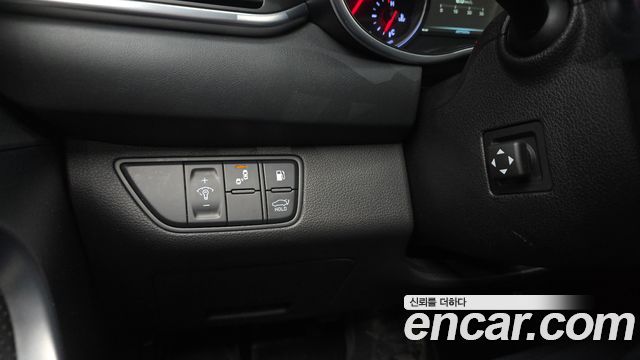 Genesis G70 2019 — photo 22