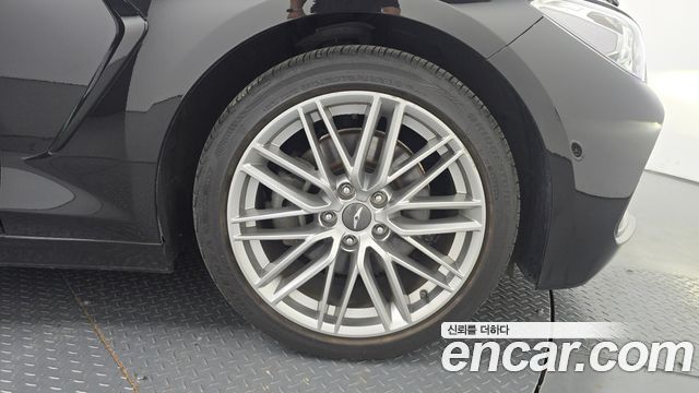 Genesis G70 2019 — photo 29