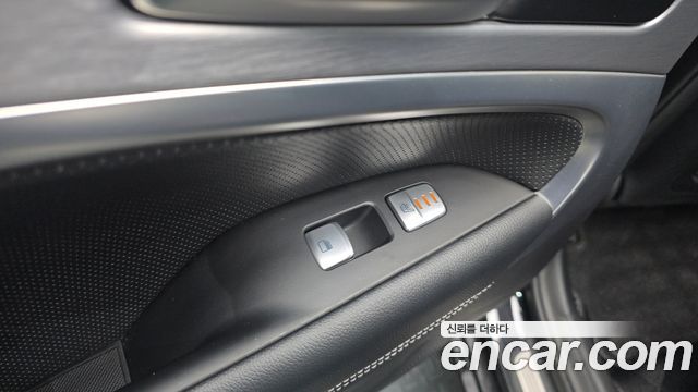 Genesis G70 2019 — photo 30