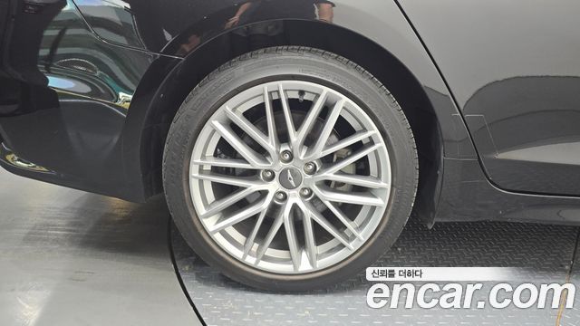 Genesis G70 2019 — photo 33