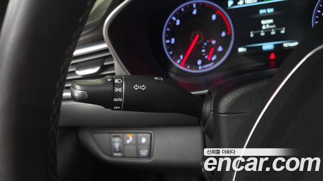 Genesis G70 2019 — photo 34