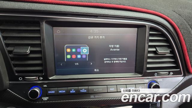 Hyundai AVANTE 2018 — photo 19