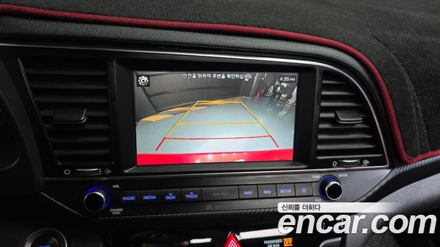Hyundai AVANTE 2018 — photo 21