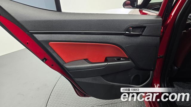 Hyundai AVANTE 2018 — photo 15