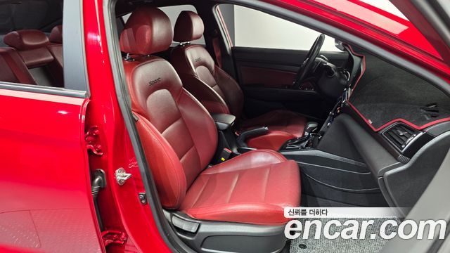 Hyundai AVANTE 2018 — photo 16