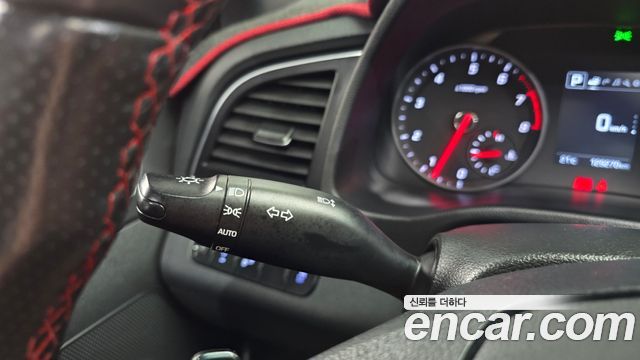 Hyundai AVANTE 2018 — photo 30