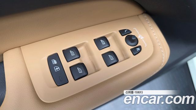 Volvo XC60 2019 — photo 14