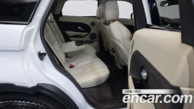 Land Rover Range Rover Evoque 2015 — photo 12