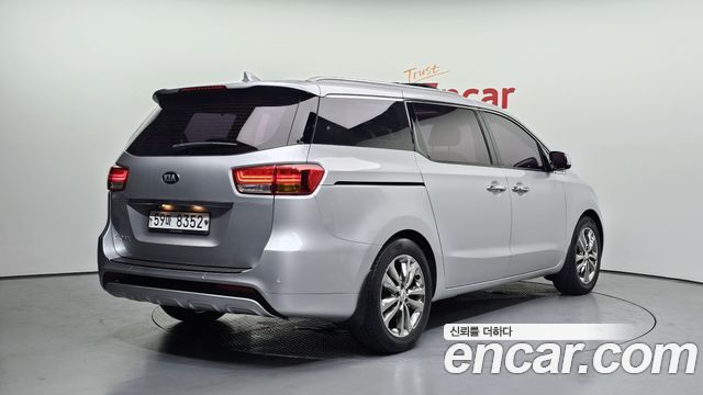 Kia Canival 2016 — photo 2