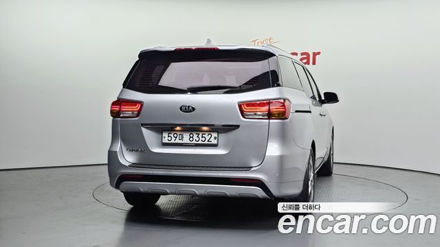Kia Canival 2016 — photo 4