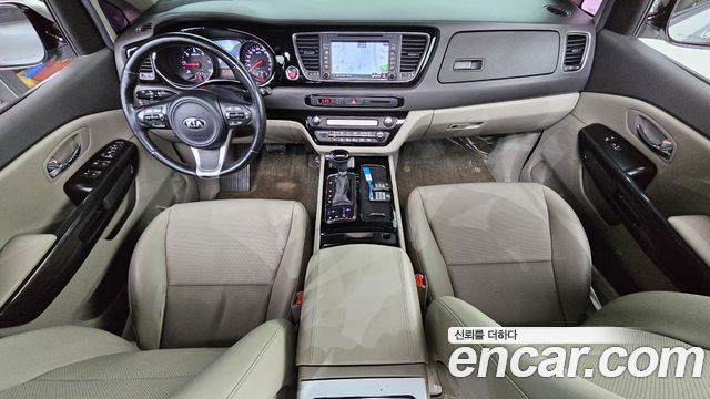 Kia Canival 2016 — photo 7