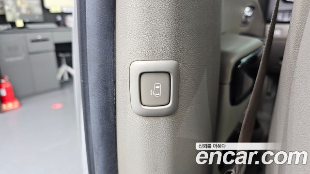 Kia Canival 2016 — photo 16