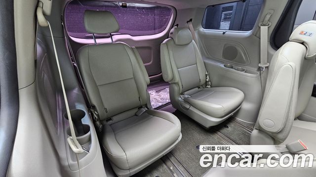 Kia Canival 2016 — photo 19