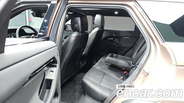 Land Rover Range Rover Evoque 2026 — photo 12