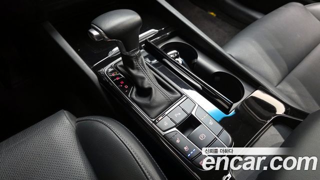 Kia K7 2016 — photo 9
