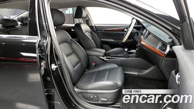 Kia K7 2016 — photo 11