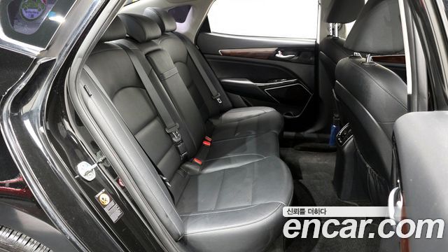 Kia K7 2016 — photo 12