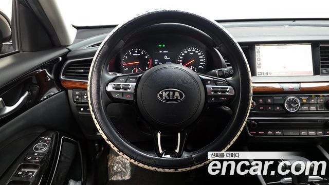 Kia K7 2016 — photo 13