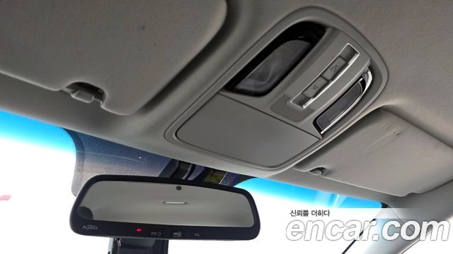 Kia K7 2016 — photo 18