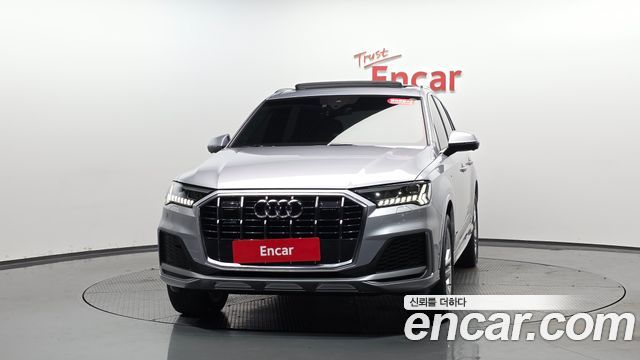 Audi Q7 2021 — photo 3