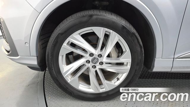 Audi Q7 2021 — photo 5