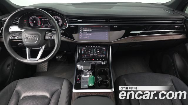 Audi Q7 2021 — photo 10