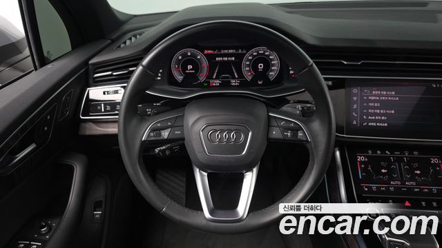 Audi Q7 2021 — photo 20