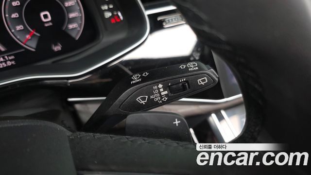 Audi Q7 2021 — photo 28
