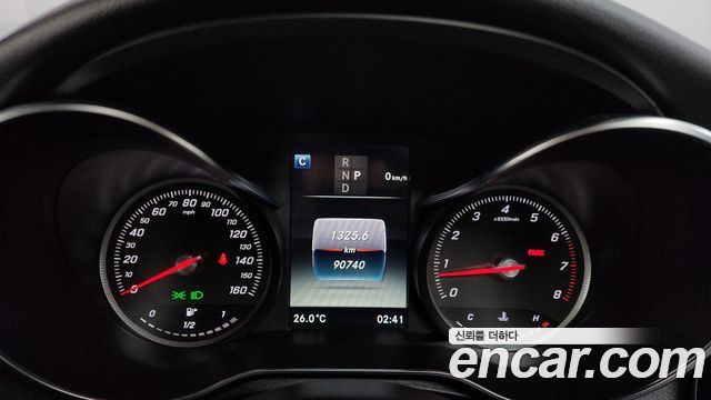 Mercedes-Benz GLC-Class 2019 — photo 11