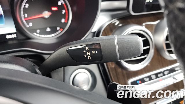 Mercedes-Benz GLC-Class 2019 — photo 12