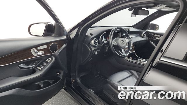 Mercedes-Benz GLC-Class 2019 — photo 13