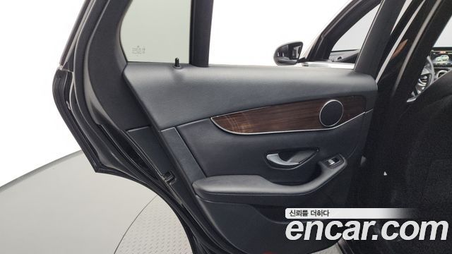 Mercedes-Benz GLC-Class 2019 — photo 15