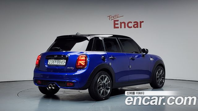 Mini Cooper 2020 — photo 2
