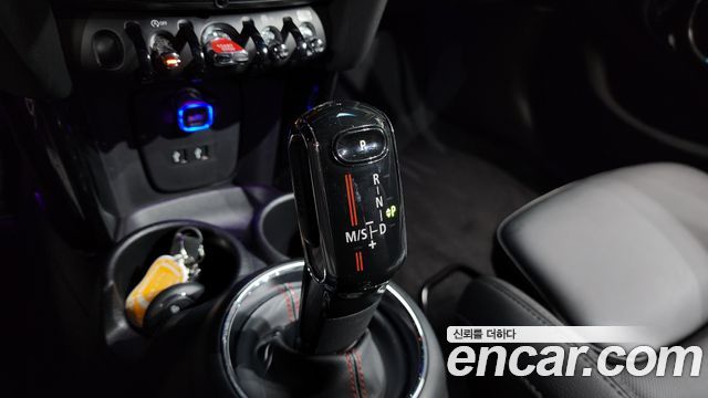 Mini Cooper 2020 — photo 12