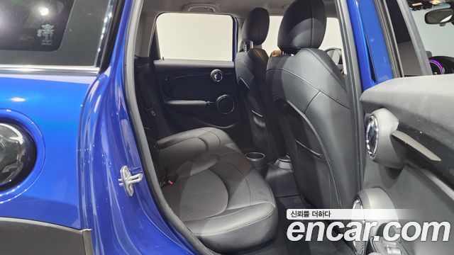 Mini Cooper 2020 — photo 18