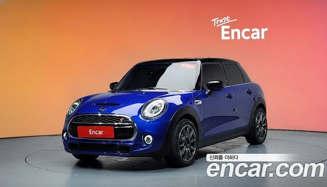 Mini Cooper 2020 — photo 1